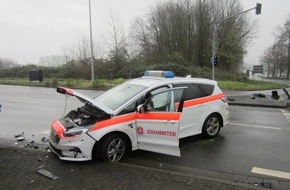 Feuerwehr Mülheim an der Ruhr: FW-MH: Verkehrsunfall mit einer verletzten Person #fwmh
