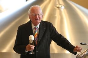 Krombacher Brauerei GmbH & Co.: Dr. h.c. Friedrich Schadeberg, Seniorchef der Krombacher Brauerei, wird 90 (mit Bild)