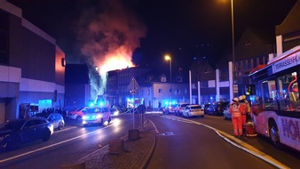 FW-MK: Großbrand in der Iserlohner Altstadt
