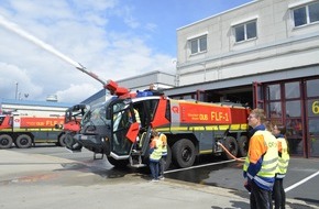 Freiwillige Feuerwehr Werne: FW-WRN: Jugendfeuerwehr der Freiwilligen Feuerwehr Werne besichtigt den Flughafen Düsseldorf DUS