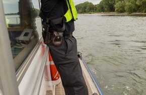 Polizei Duisburg: POL-DU: Köln/Bonn: Wasserschutzpolizei kontrolliert Jetski-Fahrer auf dem Rhein