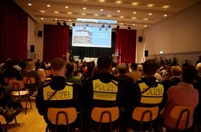 Polizeidirektion Hannover: POL-H: "DU.ICH.DEMOKRATIE" - Pilotprojekt zur Demokratief&ouml;rderung an Hannovers Schulen gestartet