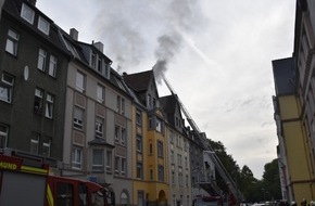 Feuerwehr Dortmund: FW-DO: 31.08.2018 - Feuer in nördlicher Innenstadt
Zimmerbrand in Dachgeschoßwohnung