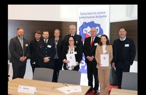 Polizeipräsidium Südosthessen: POL-OF: "KOMPASSbahnhof" wird neuer Baustein der kommunalen Sicherheitsinitiative: Maintal nun eine von sechs Pilotkommunen in Hessen