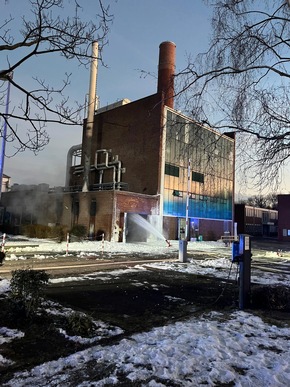 FW Düren: Brand im Kesselhaus