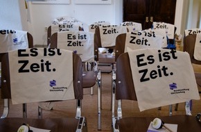 Bundesstiftung Gleichstellung: Was kostet die Gewalt an Frauen? / Bundesstiftung Gleichstellung on Tour in Heidenheim an der Brenz zu Partnerschaftsgewalt
