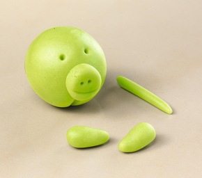 Marzipan-Botschaft zum Internationalen Tag des Glücks (BILD)