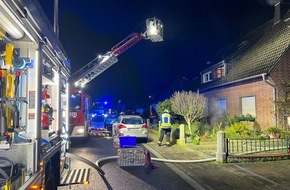 Feuerwehr Moers: FW Moers: Ausgedehnter Kellerbrand / Familienvater und 2 Kinder über Drehleiter gerettet