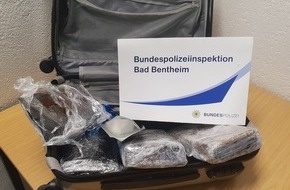 Bundespolizeiinspektion Bad Bentheim: BPOL-BadBentheim: Drogenschmuggler festgenommen / Kokain im Wert von über 200.000,- Euro beschlagnahmt