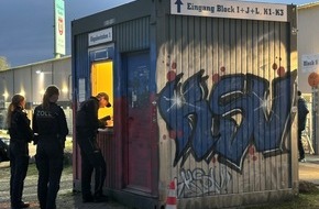 Hauptzollamt Kiel: HZA-KI: Zoll &uuml;berpr&uuml;ft Sicherheitskr&auml;fte bei Fu&szlig;ballspiel - 60 Verst&ouml;&szlig;e gegen Sofortmeldepflicht festgestellt