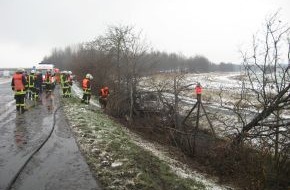 Polizeiinspektion Cuxhaven: POL-CUX: Tödlicher Unfall auf der Autobahn - 55-Jähriger verliert auf schneeglatter Fahrbahn Kontrolle über Pkw