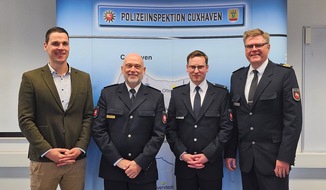 Polizeidirektion Oldenburg: POL-OLD: +++ Neuer Leiter des Einsatzbereichs in der Polizeiinspektion Cuxhaven +++ Polizeipräsident Andreas Sagehorn führt Bastian Schwarzat in sein neues Amt ein +++