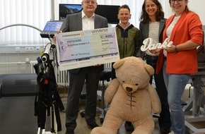 uniVersa Versicherungen: Spenden statt Schenken: uniVersa unterstützt kinderherzen Stiftung Erlangen