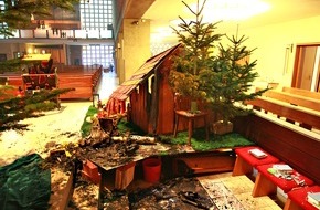 Feuerwehr Essen: FW-E: Feuer in katholischer Kirche St. Johannes Bosco