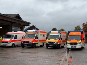 FW Beverungen: Gemeinsames Zirkeltraining stärkt Zusammenarbeit über Grenzen hinweg / Feuerwehren und Rettungsdienste aus dem Dreiländereck üben in Beverungen