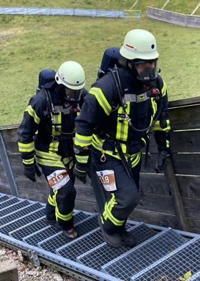 FW Ense: Löschgruppe Hünningen beim Schanzenlauf in Oberstdorf