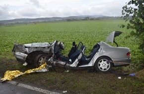 Polizeiinspektion Hildesheim: POL-HI: PK Elze: Schwerer Verkehrsunfall zwischen Rheden und Gronau