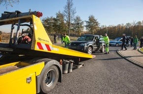 Polizei Rhein-Erft-Kreis: POL-REK: Junger Mann bei Verkehrsunfall schwer verletzt - Bedburg