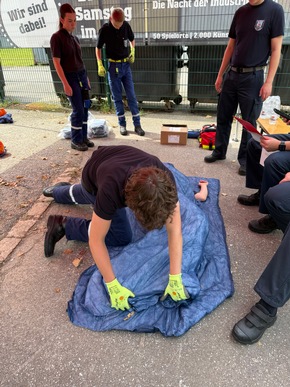 FW-EN: Jugendflamme erfolgreich abgenommen: 140 Nachwuchskräfte zeigen ihr Können in Hattingen