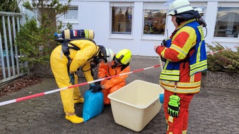 Feuerwehr Minden: FW Minden: Gefahrstoffeinsatz in Minden, 2 Leichtverletzte.