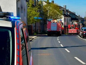 FW-GL: Zwei leichtverletzte Personen nach Wohnungsbrand im Stadtteil Hand von Bergisch Gladbach