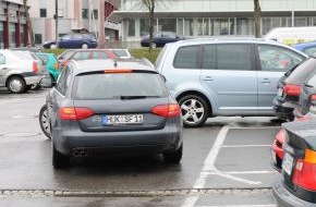 HUK-COBURG: Tipps für den Alltag / Mit einem Fuß auf der Bremse / Auf dem Parkplatz und im Parkhaus gilt nicht automatisch die Straßenverkehrsordnung
