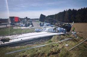 Autobahnpolizeiinspektion: API-TH: Lkw-Unfall auf der BAB 9