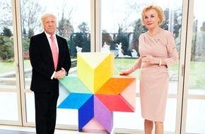 Bertelsmann SE & Co. KGaA: Stiftung Deutsche Schlaganfall-Hilfe und Bertelsmann initiieren Kunst-Auktion für guten Zweck (FOTO)