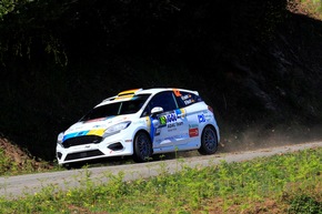 Das Rennen vor der Rallye: M-Sport Ford präpariert Fiesta WRC in Windeseile für WM-Lauf auf Sardinien