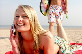 Vodafone GmbH: Günstige Handytelefonate und Kostensicherheit für den Sommerurlaub mit dem "Vodafone ReiseVersprechen"