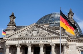 Deutscher Verband Flüssiggas e.V.: Autogas-Fahrzeuge in Fuhrpark des Deutschen Bundestages aufnehmen / Deutscher Verband Flüssiggas appelliert an Bundestagspräsident Lammert (FOTO)