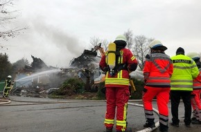 Kreisfeuerwehrverband Dithmarschen: FW-HEI: Viel Arbeit für Feuerwehren - In Dithmarschen sorgen mehrere Brände für zeitgleiche Einsätze der Feuerwehr