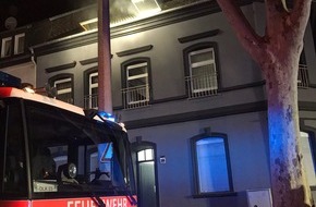 Feuerwehr Bottrop: FW-BOT: Aufwändige Löscharbeiten bei Wohnungsbrand in Batenbrock
