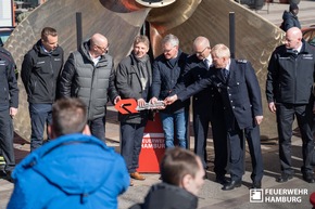 FW-HH: Feuerwehr Hamburg startet Probebetrieb mit vollelektrischen Einsatzfahrzeugen