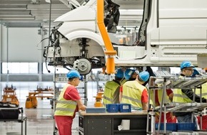 VW Volkswagen Nutzfahrzeuge AG: Werkseröffnung in Wrzesnia/Polen: Modernste Fabrik für den neuen Crafter