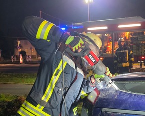 FW Celle: Feuer in Kinderklinik und Verkehrsunfall - die Celler Feuerwehr übte heute den Ernstfall im AKH und auf dem Wilhelm-Heinichen-Ring!