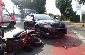 Polizei Minden-Lübbecke: POL-MI: Rollerfahrer (71) kollidiert mit abbiegendem Skoda