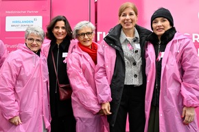 PINK CUBE setzt in Baden mit Politik und Partnern ein starkes Zeichen für die Brustkrebsfrüherkennung