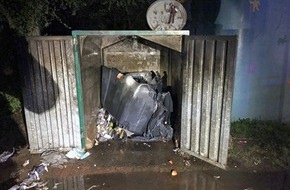 Polizei Mettmann: POL-ME: Müllcontainer abgebrannt - die Polizei ermittelt - Erkrath - 2203155