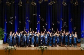 Klinikum Nürnberg: 47 junge Medizinerinnen und Mediziner schließen Studium an der Paracelsus Medizinischen Privatuniversität Nürnberg (PMU) ab