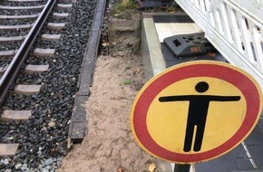 Bundespolizeiinspektion Flensburg: BPOL-FL: Flintbek - Bundespolizei warnt Erwachsene und Schüler: Abkürzung über Bahngleise ist lebensgefährlich