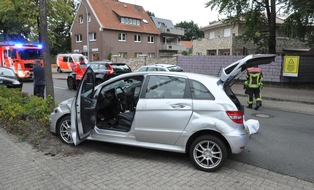 Polizeiinspektion Oldenburg-Stadt / Ammerland: POL-OL: +++ Drei Verletzte nach Unfall am Scheideweg - Mercedes kippt nach Kollision auf die Seite +++