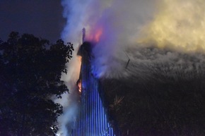 FW-SE: Feuer zerstört Kaltenkirchener Traditionshaus