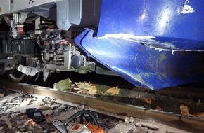 Bundespolizeidirektion München: Bundespolizeidirektion München: Bahnbetriebsunfall auf der Strecke Weilheim-Dießen am Ammersee/ Regionalbahn kollidiert mit umgestürztem Baum