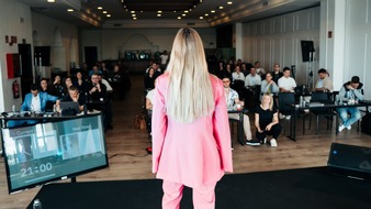 Julia Trost: Julia Trost bei Champions-Mastermind: Mit Minikursen zu skalierbaren Ums&auml;tzen