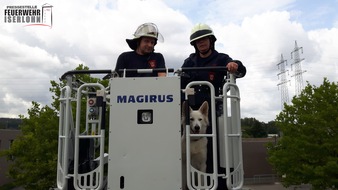 Feuerwehr Iserlohn: FW-MK: Rettungshunde zu Besuch bei der Feuerwehr Hagen