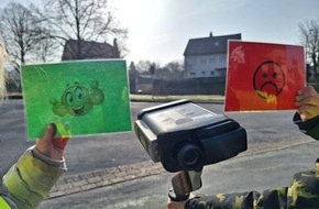 Polizeiinspektion Hameln-Pyrmont/Holzminden: POL-HOL: Geschwindigkeitskontrolle in Boffzen - Kinder unterst&uuml;tzen Polizei