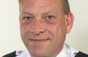 Polizeiinspektion Cuxhaven: POL-CUX: Spiel- und Sportgeräte im Straßenverkehr - Präventionstipps der Polizei (Bild des Präventionsbeamten als Download in der digitalen Pressemappe)