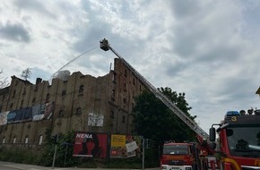 Feuerwehr Dresden: FW Dresden: Tag 3 beim Großbrand in Dresden-Leuben