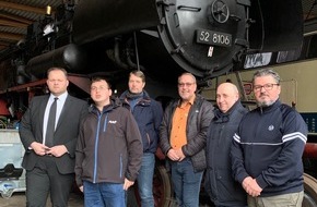 Engin Eroglu MdEP (Renew Europe Fraktion): Deutsche Eisenbahnkultur erhalten: Engin Eroglu, MdEP, besucht die Eisenbahnfreunde Treysa